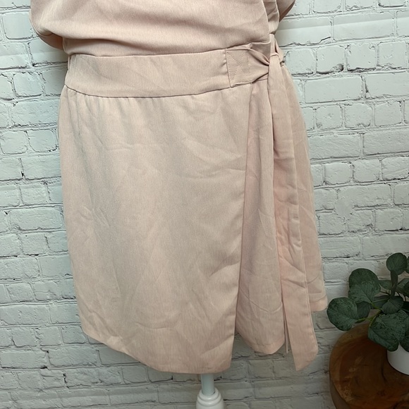 Potter’s Pot Sleeveless Romper - Picture 4 of 14